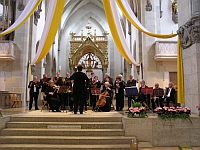 DIe rhöner Musikerinnen und Musiker während des Festkonzertes zum 110. Weihejubiläum in der Klosterkirche St. Ottilien