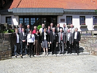 Gruppenbild der Referentinnen und Referenten des 2. Internationalen Rathgeber-Symposiums